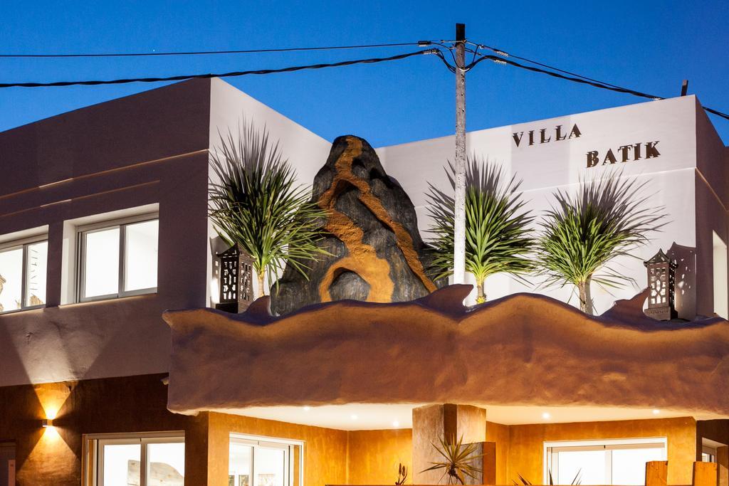 Vista Roses Mar - Villas Batik Εξωτερικό φωτογραφία